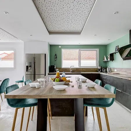 Vakantiehuis Magnifique Pour Grande Famille A *